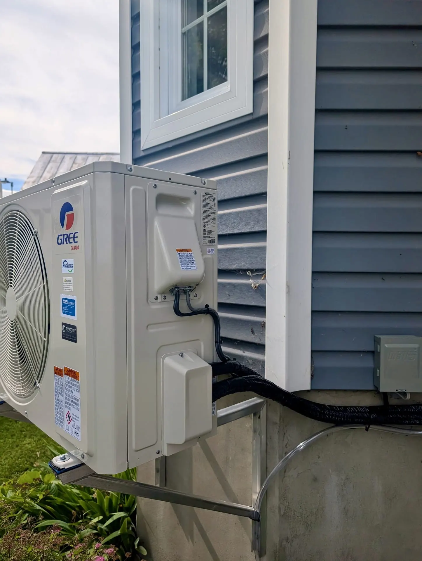 Thermopompe murale Gree installée par Turcotte Réfrigération